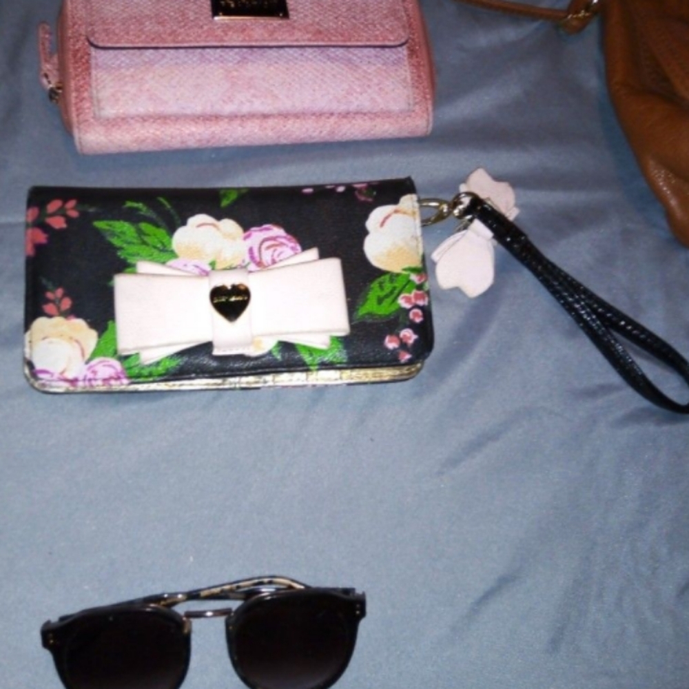 Betsy johnson wallet new